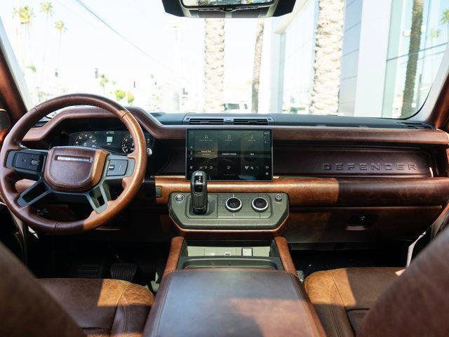 Used 2022 Land Rover Defender 90 X-Dynamic HSE AWD/4WD image 17