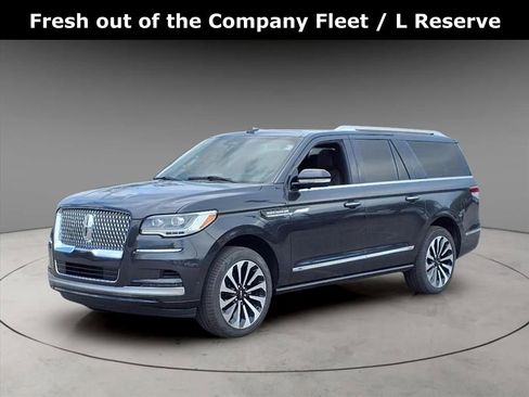 Used 2024 Lincoln Navigator L Reserve image 1