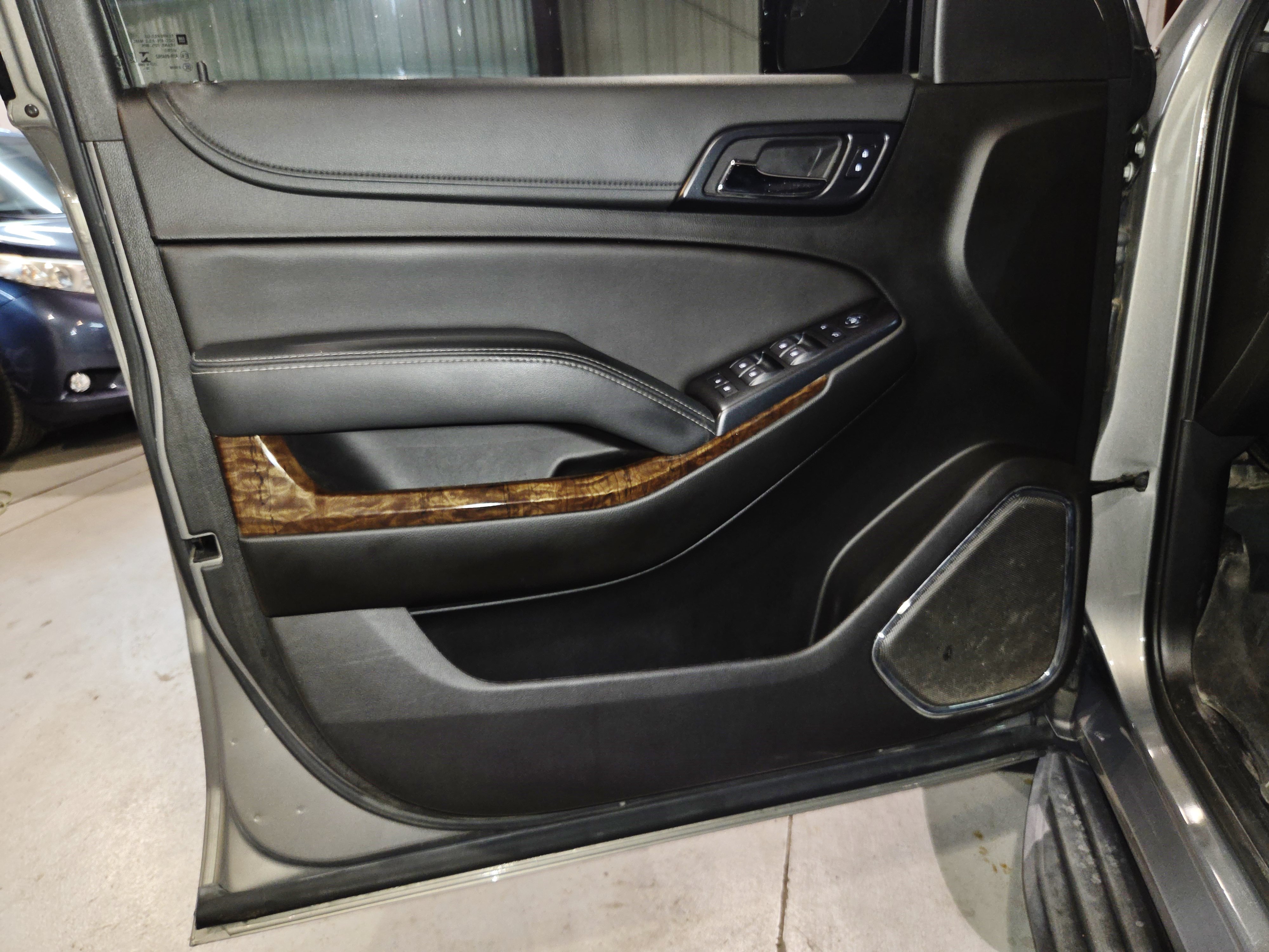 Used 2019 Chevrolet Tahoe 4WD w/ Enhanced Driver Alert Package image 11