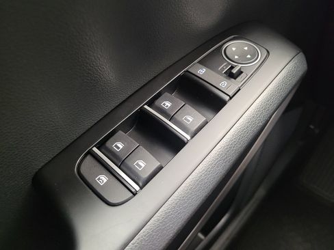 Used 2025 Kia Soul LX w/ LX Technology Package FWD image 27