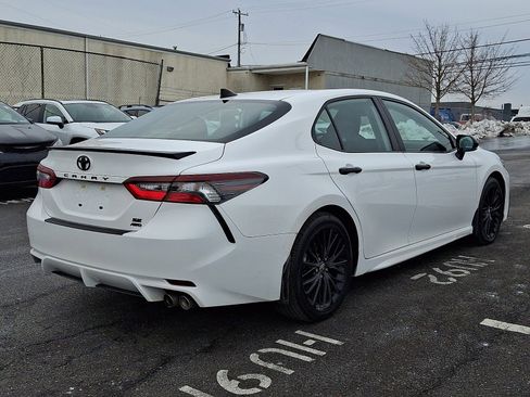 Used 2022 Toyota Camry SE image 6