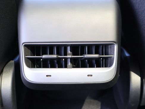 Used 2023 Tesla Model Y Long Range AWD/4WD image 21