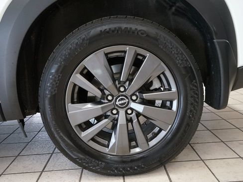 Used 2022 Nissan Pathfinder SV AWD/4WD image 53