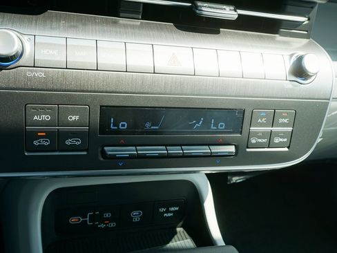 Used 2025 Hyundai Kona SEL image 13