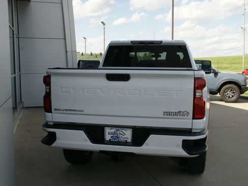 Used 2020 Chevrolet Silverado 2500 High Country w/ Safety Package II AWD/4WD image 4