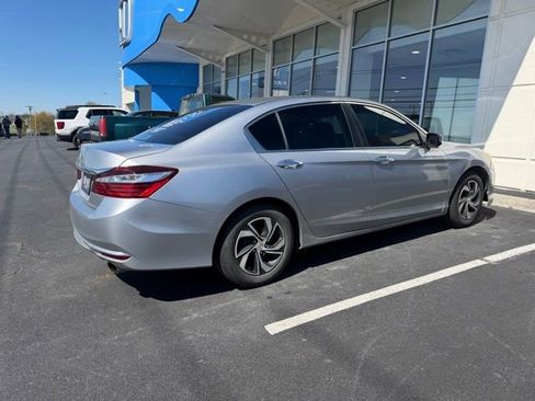 Used 2017 Honda Accord LX image 5