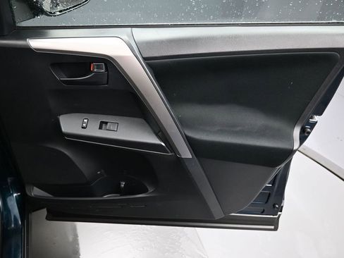 Used 2018 Toyota RAV4 LE w/ All Weather Liner Package image 31