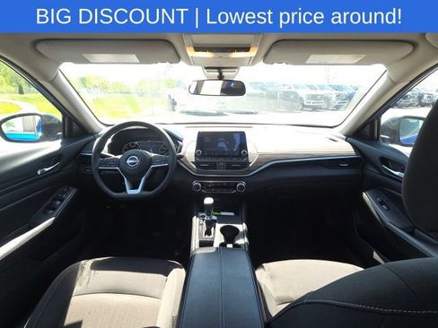 Used 2025 Nissan Altima 2.5 SV FWD image 18