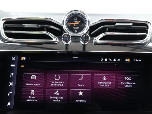 Used 2022 Bentley Bentayga AWD/4WD image 43