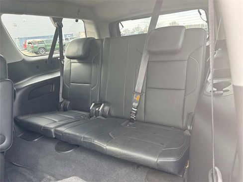 Used 2019 Chevrolet Suburban Premier image 18
