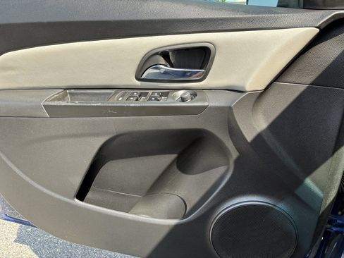 Used 2013 Chevrolet Cruze LS FWD image 11