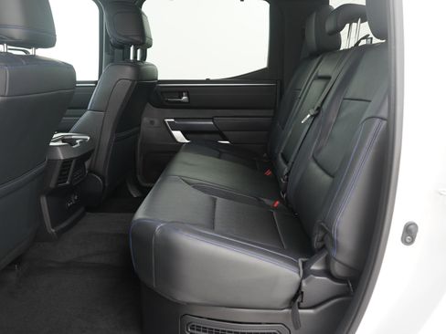 Used 2025 Toyota Tundra Platinum AWD/4WD image 17