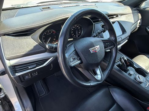 Used 2020 Cadillac XT4 Premium Luxury FWD image 10