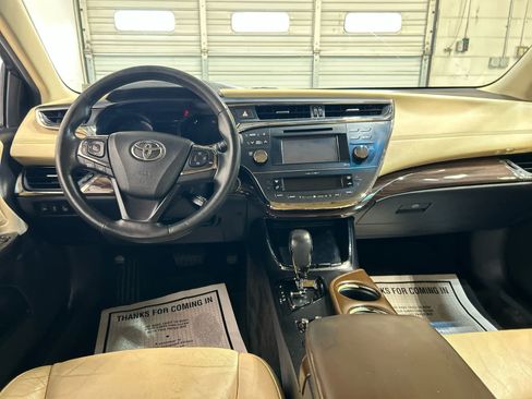 Used 2014 Toyota Avalon XLE Touring FWD image 4