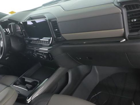 Used 2025 Chevrolet Silverado 2500 ZR2 image 34