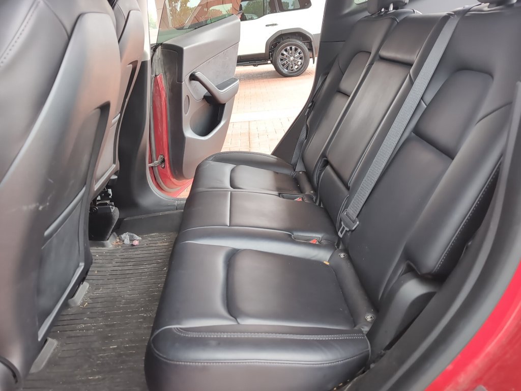 Used 2022 Tesla Model Y Long Range AWD/4WD image 8