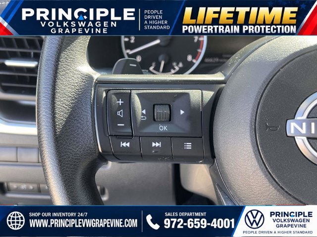 Used 2024 Nissan Rogue SV FWD image 16