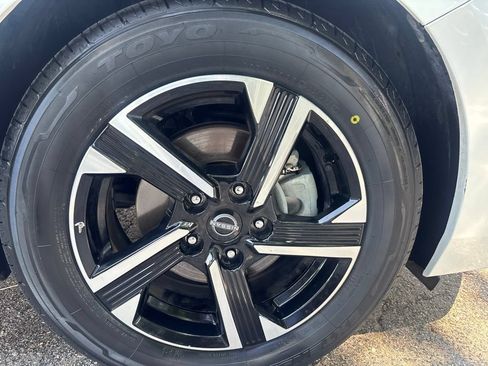 Used 2025 Nissan Sentra SV FWD image 39