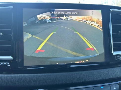 Used 2024 Chrysler Pacifica Touring-L image 31