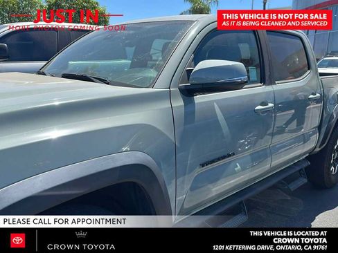 Used 2023 Toyota Tacoma TRD Off-Road w/ Black Out Package (TMS) AWD/4WD image 6