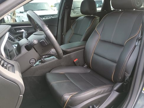 Used 2019 Chevrolet Impala Premier w/ Premier Confidence Package FWD image 13