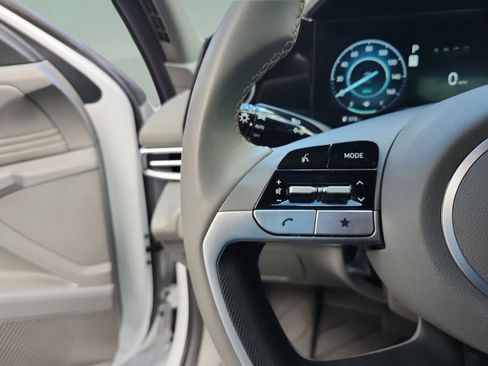 Certified 2024 Hyundai Elantra SEL w/ Convenience Package image 13