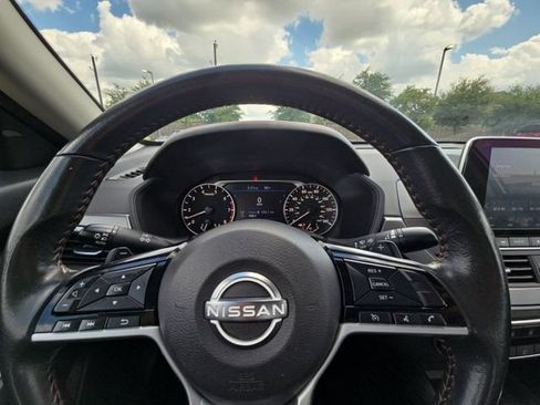 Used 2024 Nissan Altima 2.5 SR FWD image 25