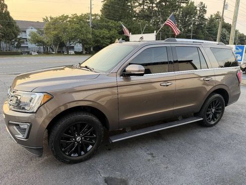 Used 2019 Ford Expedition Limited AWD/4WD image 5