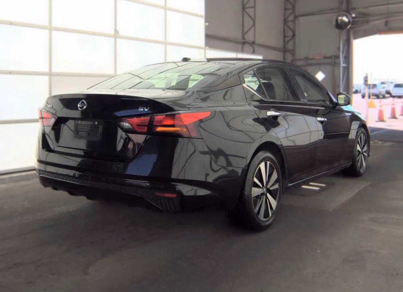Used 2022 Nissan Altima 2.5 SV FWD image 4