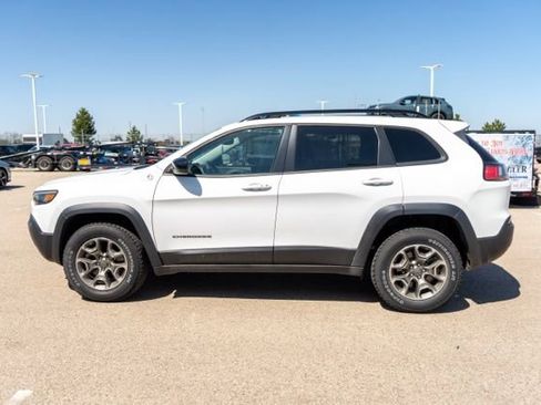 Used 2022 Jeep Cherokee Trailhawk w/ Technology Group B AWD/4WD image 5
