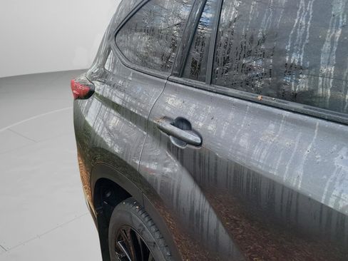 Used 2025 Toyota Highlander XSE image 13