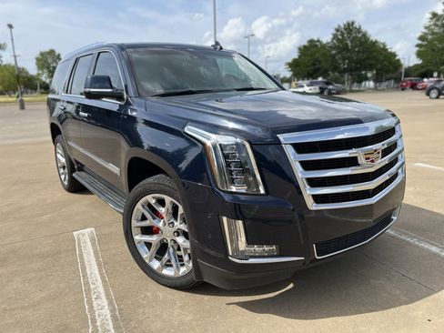 Used 2017 Cadillac Escalade Luxury RWD image 16