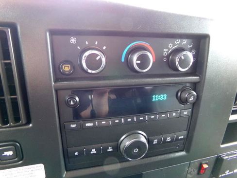 Used 2019 GMC Savana 3500 LS w/ Cold Climate Package RWD image 20