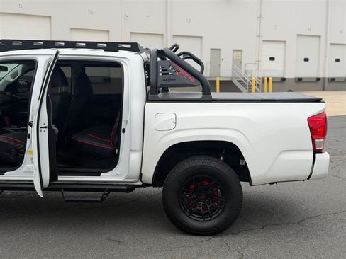 Used 2017 Toyota Tacoma SR w/ Tow Package AWD/4WD image 10