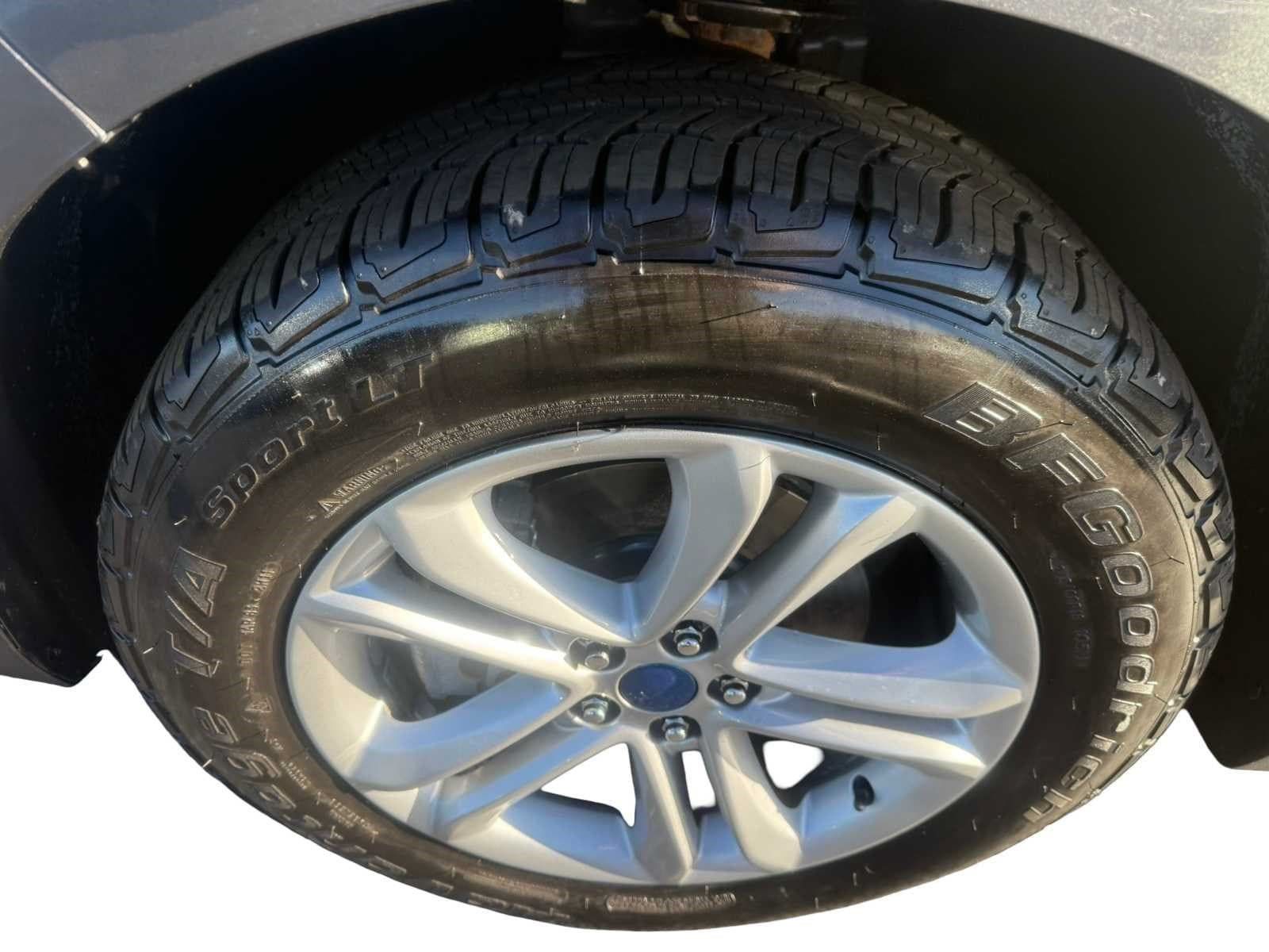 Used 2015 Ford Edge SEL w/ Equipment Group 201A FWD image 8