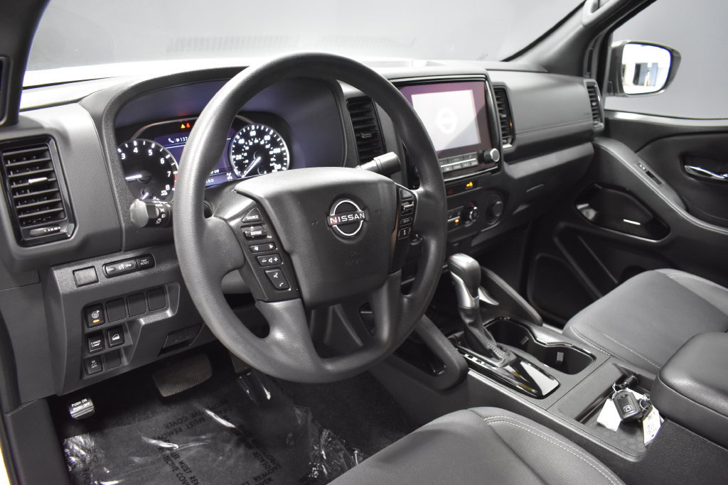 Used 2023 Nissan Frontier SV w/ Midnight Edition Package AWD/4WD image 4