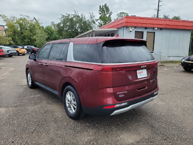 Used 2024 Kia Carnival LX FWD image 3