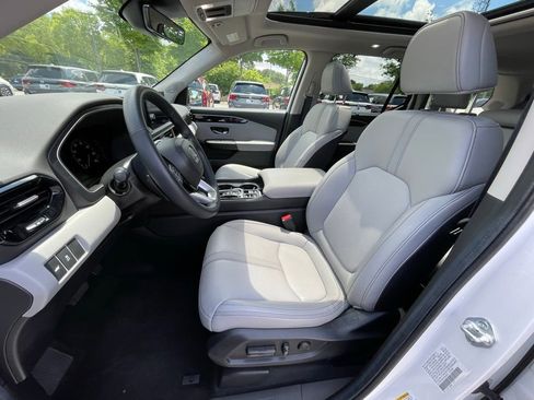 Used 2025 Honda Pilot Touring image 26