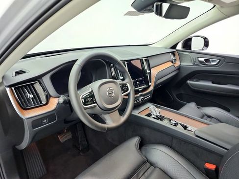 Used 2024 Volvo XC60 B5 Ultimate w/ Protection Package Premier AWD/4WD image 28
