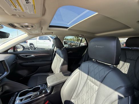 Used 2023 Buick Envision Avenir image 24