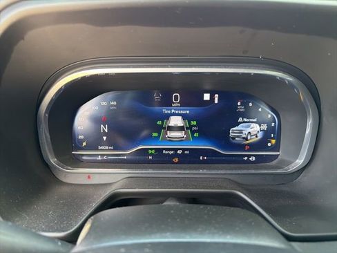 Used 2023 Chevrolet Suburban RST w/ Sport Performance Package image 28