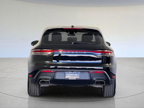 Certified 2025 Porsche Macan image 7