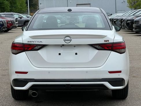 New 2025 Nissan Sentra SR FWD image 39
