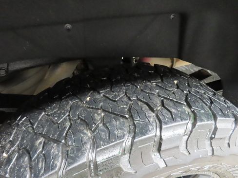 Used 2025 GMC Sierra 3500 AT4 w/ AT4 Premium Plus Package image 39