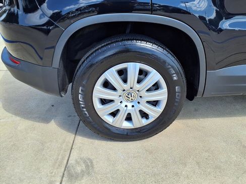 Used 2017 Volkswagen Tiguan Limited image 25