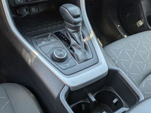 Used 2024 Toyota RAV4 XLE w/ Convenience Package AWD/4WD image 16
