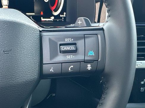 New 2026 Nissan Pathfinder Platinum AWD/4WD image 38