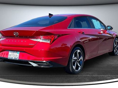 Used 2023 Hyundai Elantra Limited w/ Cargo Package image 6