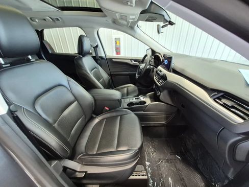 Used 2021 Ford Escape SEL w/ Technology Package AWD/4WD image 21