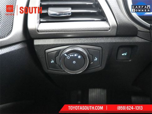 Used 2019 Ford Fusion SE image 19